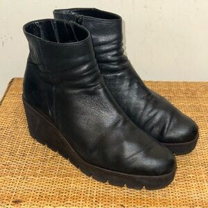 Women’s 7.5 Black Leather Ankle Wedges Made In Slovakia Comfort Goth Style 93780
